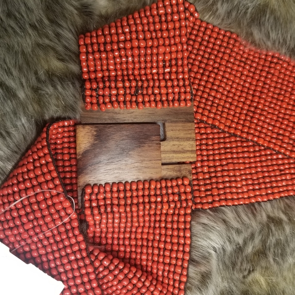 Hand beaded vintage stretchy belt - Picture 2 of 3